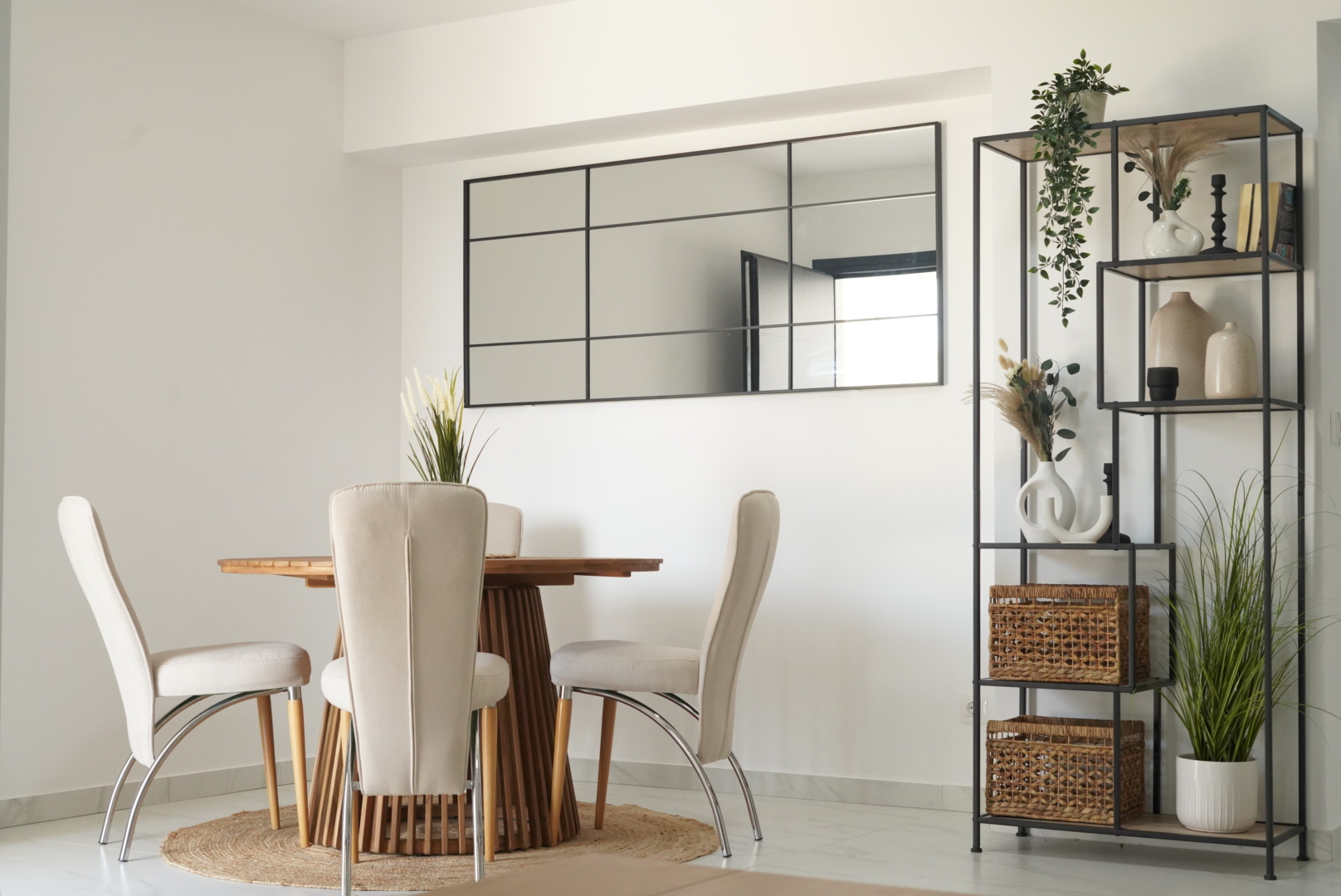 Astoria Apartment Exterior - Modern Dining Area